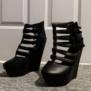 Fun to wear closed toe strappy wedges.